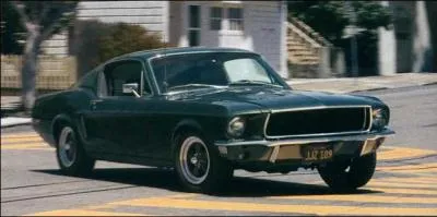 Dans le film  Bullit , qui conduit cette Ford Mustang Fastback ?