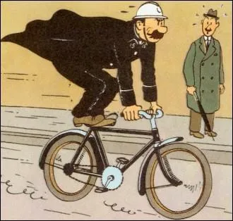 Cette hirondelle l'Agent 15 pdale (si on peut dire) pour attraper ... .