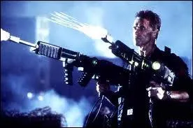 Dans ce film de Chuck Russel (1996) le Marshall John Kruger (Schwarzy) doit protger le Docteur Lee Cullen... Quel est le bon titre ?