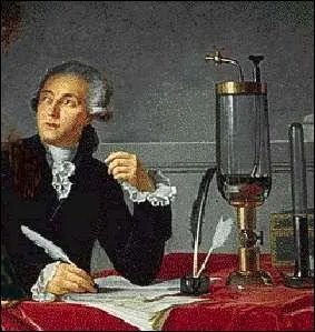 Surnomm  le pre de la chimie moderne , ce noble du 18me sicle est celui qui a donn un nom  l'oxygne et  l'hydrogne. Il s'agit de :
