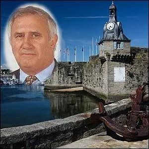 Journaliste sportif n  Concarneau en 1944 spcialis dans le cyclisme et surnomm   Paulo la science   pour ses impressionnantes connaissances sur l'histoire du Tour de France ... .