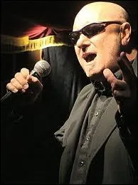 Quel groupe de pop rock form en 1974 a fait le tour du monde avec son tube  Fly  ?