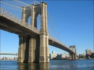 Combien de personnes ont trouv la mort pendant les travaux du Brooklyn bridge ?