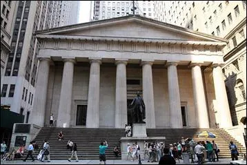 O se trouve le Federal Hall ?
