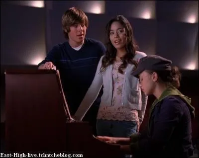 Dans cette scne de  High School Musical 1 , que chantent Gabriella et Troy ?