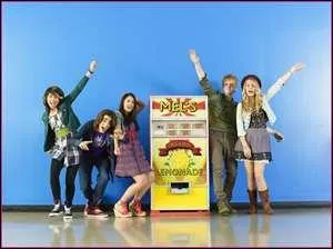 Lors de l'interview de  Lemonade mouth qui annoncent qu'ils s'aiment ?