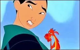 Comment s'appelle le petit dragon de Mulan ?