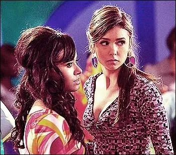 Dans quelle srie retrouve-t-on Bonnie et Elena ?