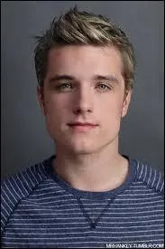 Comment s'appelle l'acteur qui joue le rle de Peeta Mellark ?