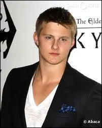 Comment s'appelle l'acteur qui joue le rle de Cato ?