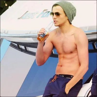 Lors de  X Factor , avec qui prtendait-il avoir une relation secrte ?