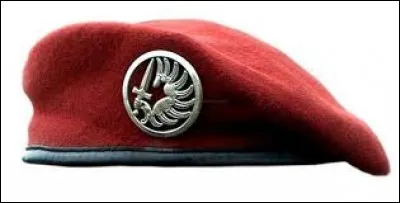 ''Tu avais juste dix-huit ans / Quand on t'a mis un béret rouge / Quand on t'a dit : Rentre dedans / Tout ce qui bouge / C'est pas exprès qu't'étais fasciste / ------------''