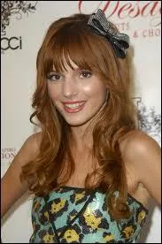 Bella Thorne est...