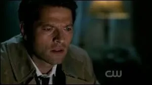 Que regarde Castiel  la tlvision quand il y a Dean et Sam qui prparent leurs armes ?