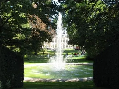 Quel palais, s'appelant alors  l'htel d'Evreux , fut-il la rsidence parisienne de madame de Pompadour ?