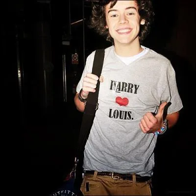 Avant X Factor, il chantait dans un groupe qui s'appelait...