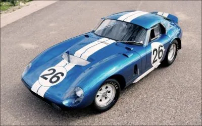 Enfin, quel est le modle de cette voiture de marque Shelby ?