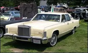 Qui est le crateur de cette voiture ?