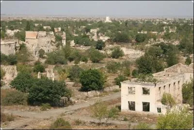 Qu'est-ce-qui a caus la fuite des habitants d'Agdam dans le Haut-Karabagh prs de l'Azerbadjan ?