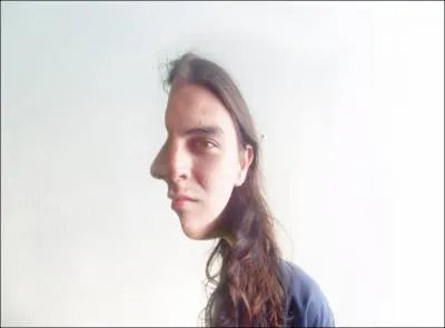 Quel film de John Woo, avec Nicolas Cage et John Travolta, a un srieux rapport avec la photo ?