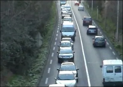 Qu'est-ce qui provoque cet embouteillage ?