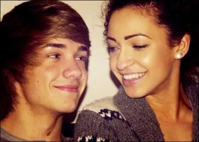Comment s'appelle la copine de Liam ?