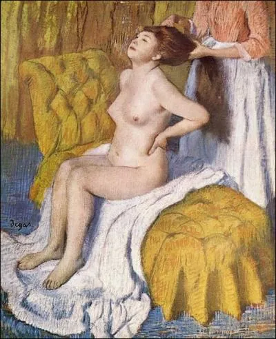 Femme nue se faisant coiffer