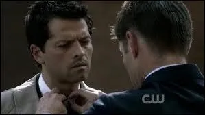 A qui Dean dit-il   Ceux qui m'ont regard comme a, ont fini dans mon lit !   dans la saison 6 ?