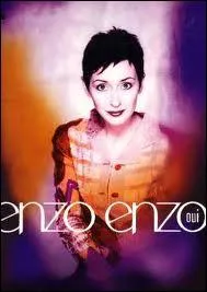 Pas de train qui démarre Pas de coup d'cafard Les idées qui passent Fondent comme de la glace Pour une fois, ne pas lire les journaux du soir Pour une fois, tout c'que j'veux avoir C'est...