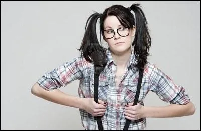Une fille est 'nerd' et peu attirante ?