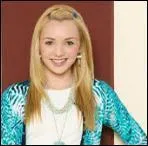 Elle s'intresse beaucoup  la mode. Comment s'appelle le blog qu'elle a cr sur internet ?