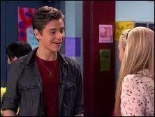 De quel beau garon est-elle tombe amoureuse dans la saison 2 ?