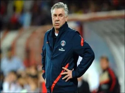 Carlo Ancelotti entrana Chelsea en 2009-2011, avant d'entraner le PSG.