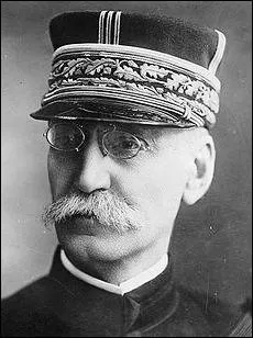 Quelle est son identit ?