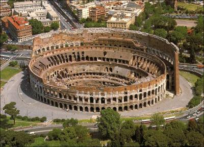 L'amphithéâtre Flavien fut construit à Rome par l'empereur Vespasien grâce au butin du sac de Jérusalem. Le cirque est plus connu sous le nom de Colisée. Il tient ce surnom...
