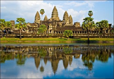 Le temple d'Angkor Vat figure sur le drapeau du Cambodge. Nous devons ce fabuleux édifice à la civilisation...