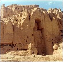 En Afghanistan, à Bamiyan, les Talibans ont fait exploser des statues géantes. Que représentaient-elles ?