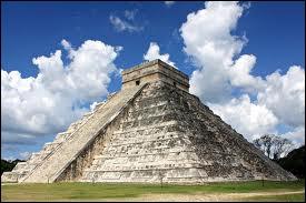 Dans quel pays peut-on escalader la pyramide de Kukulkan à Chichén Itzá ?