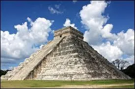 Dans quel pays peut-on escalader la pyramide de Kukulkan à Chichén Itzá ?