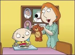 Qui est l'ours en peluche sur cette photo ?