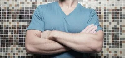 Ds que les mots  non verbal  sont prononcs, les gens pensent immdiatement au croisement de bras. Mais est-ce que le croisement de bras est ncessairement un geste de fermeture ?