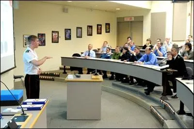 Maintenant, imaginez que votre patron anime une runion et que plusieurs employs s'ennuient. Mme si, avant de partir, ils disent au patron que c'tait intressant, vous savez qu'ils mentent. Pourquoi ?