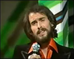 ''Tous les Acadiens, toutes les Acadiennes / Vont chanter, vont danser sur le violon / Sont américains, elles sont américaines / La faute à qui donc ? / La faute à ----------- '' (Michel Fugain)