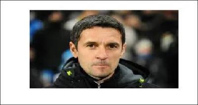 Quelle quipe entrane-t-il ?