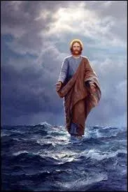 Jésus-Christ (qui ne ratait pas une occasion de faire son intéressant) décide après une partie de pêche de marcher sur l'eau. Pierre essaie d'en faire autant : Jésus a dû le tirer des eaux...