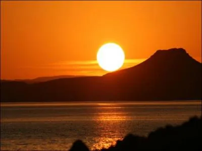 En 1971, la construction du barrage d'Assouan a donné naissance à un immense lac artificiel appelé...
