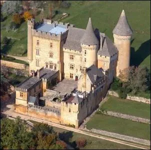 Chteau du XIII me sicle situ sur la commune de Marquay, restaur au XIX me dans un style nogothique. Ce chteau fait l'objet d'une lgende :   La dame blanche   ... .