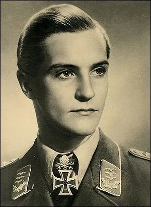 Voici un as de la chasse allemande :