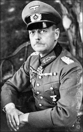 Il fut remplac par Rommel en Normandie et rappel pour Market Garden, par celui qu'il appelait  le caporal de Bohme  :