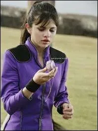 Comment s'appelle la pierre qu'Alex et Justin doivent rechercher ?